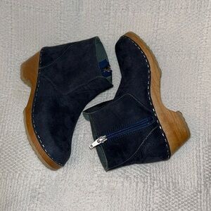 Hanna Andersson clog boots